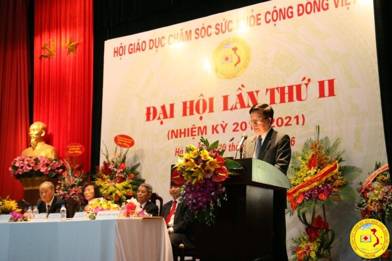 Chủ tịch hội ông Nguyễn Hồng Quân đọc báo cáo tại Hội Nghị