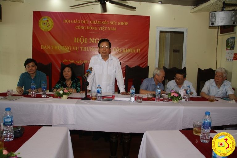 Chủ tịch Nguyễn Hồng Quân chủ trì Hội nghị Thường vụ (Ảnh: Nguyễn Thám)