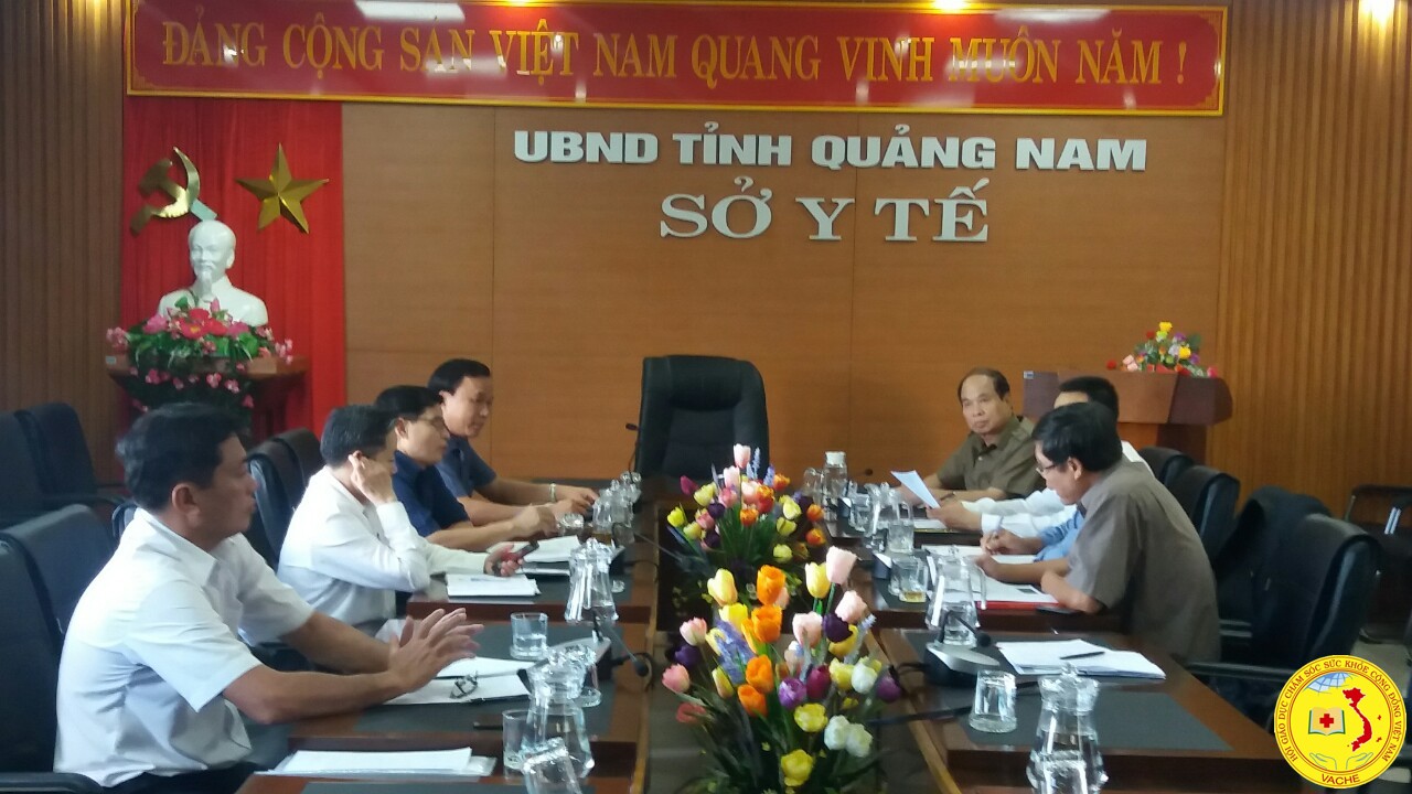 Ông Nguyễn Thiện Trưởng, phó chủ tịch thường trực TW hội làm việc tại sở Y Tế Tỉnh Quảng Nam.
