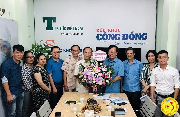 Chủ tịch Hội GDCSSKCĐ Việt Nam thăm và chúc mừng Tạp chí Sức Khỏe Cộng Đồng nhân Ngày báo chí Cách mạng Việt Nam