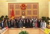 Lãnh đạo Hội giáo dục chăm sóc sức khỏe cộng đồng Việt Nam chụp ảnh lưu niệm cùng Thủ tướng Nguyễn Xuân Phúc và Bộ trưởng Bộ Y tế.
