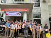 Trao quà hỗ trợ bà con vùng lũ huyện Kỳ Sơn, Nghệ An