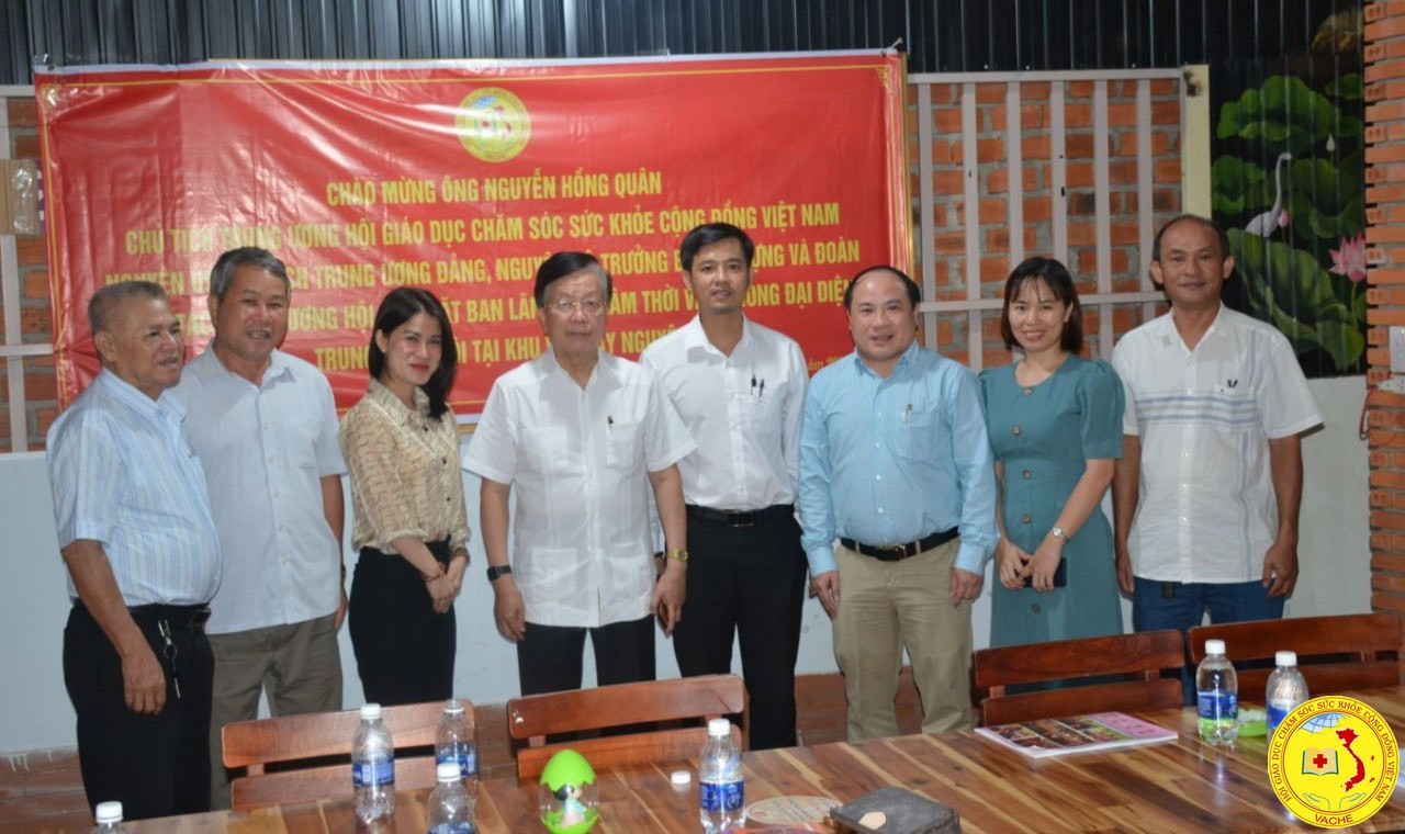 Hành trình xuyên Việt vì sức khỏe cộng đồng, chào mừng kỷ niệm 15 năm thành lập Hội Giáo dục chăm sóc sức khỏe cộng đồng Việt Nam.
